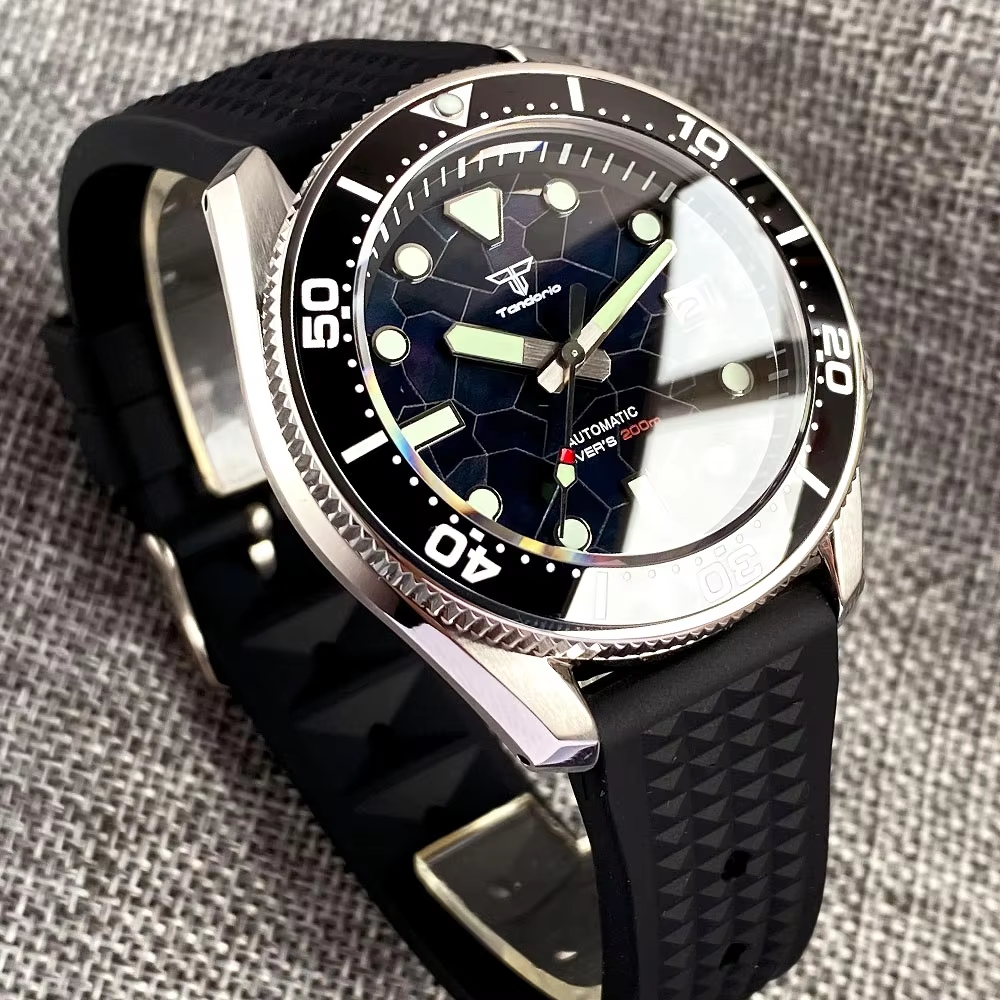 Tandorio 42.5mm Japan NH35A Au - Rubber Strap Diver recensione e prezzo
