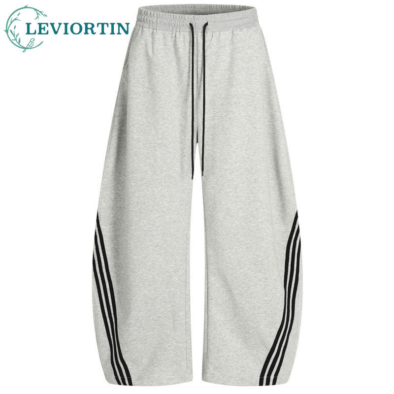 Men's trendy streetwear style, - Curved Spring Bar recensione e prezzo