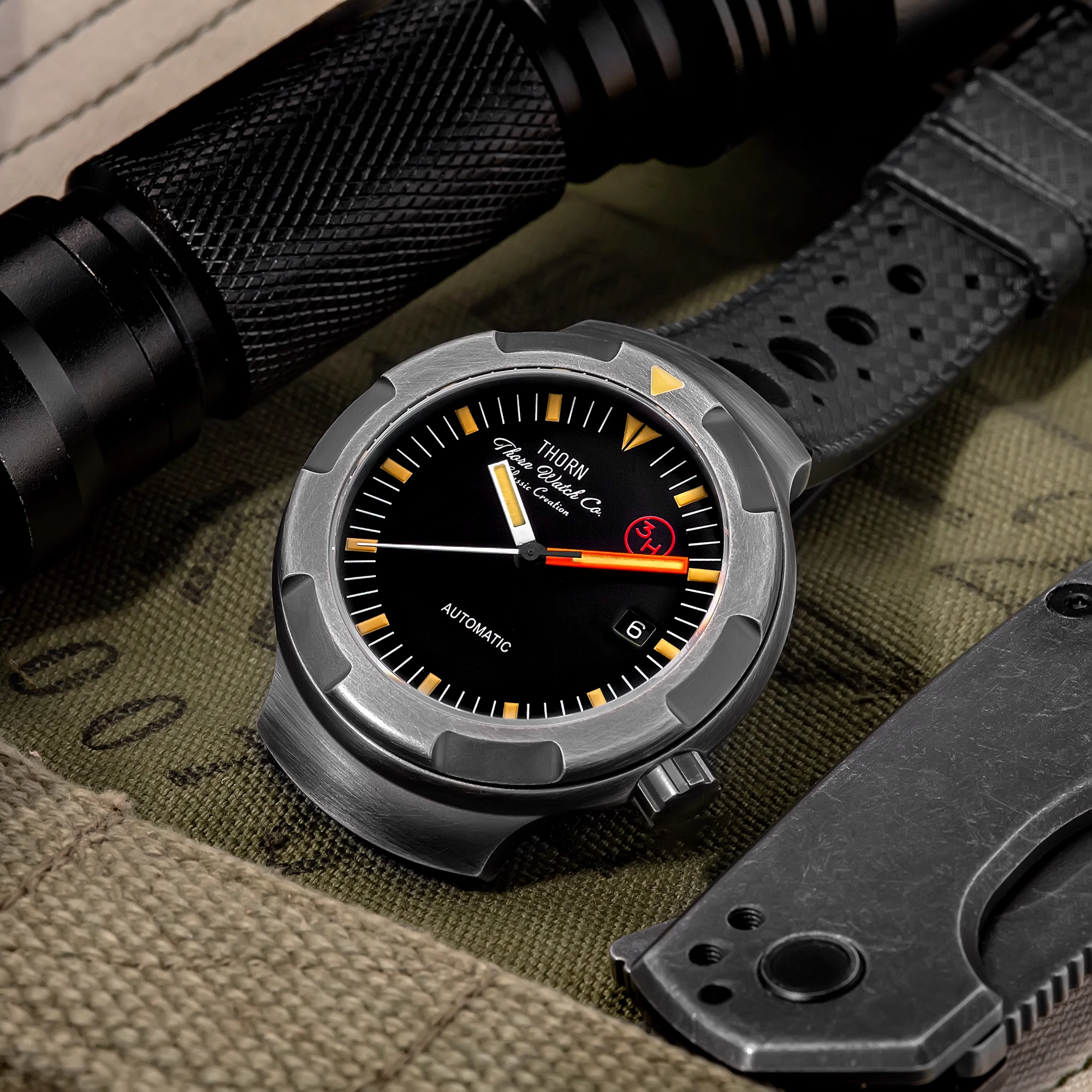 Thorn 42mm Men's Retro Titaniu - Rubber Strap Diver recensione e prezzo